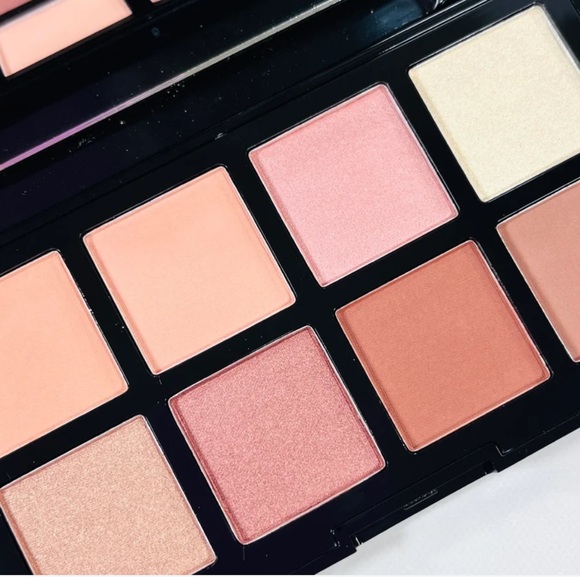 ✨ PHASE ZERO MAKE UP The Necessities Eyeshadow Palette - Picture 2 of 5